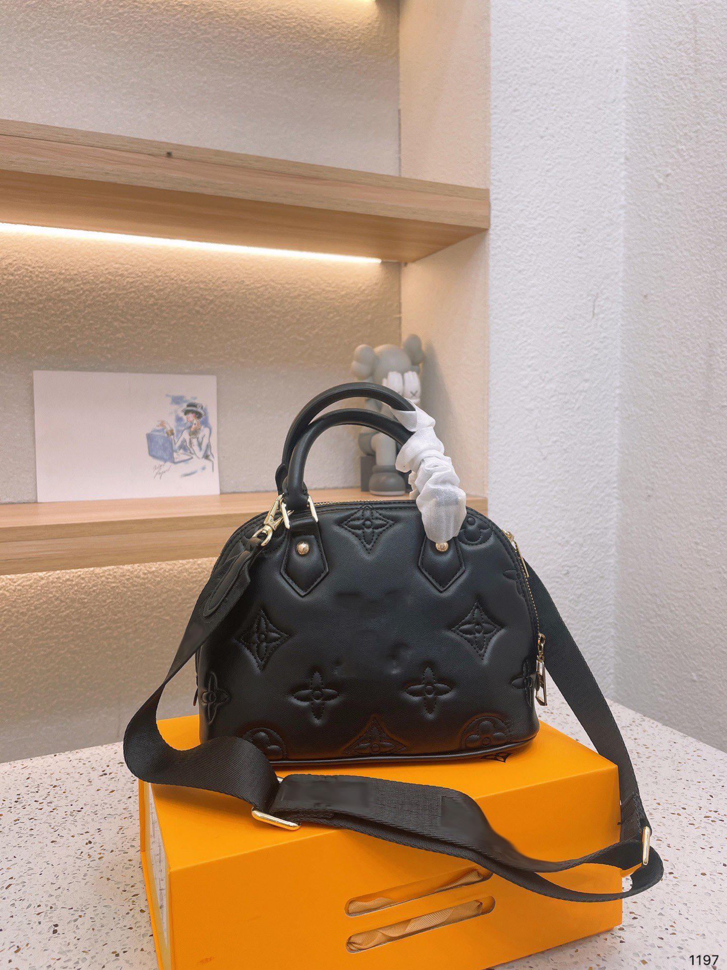 Designers shoulder bag Luxury tote purse handbag message bags cluth top quality Brand classic Genuine leather Crossbody Alma Old flower Black
Designers shoulder bag Luxury tote purse handbag message bags cluth top quality Brand classic Genuine leather Crossbody Alma Old flower Black