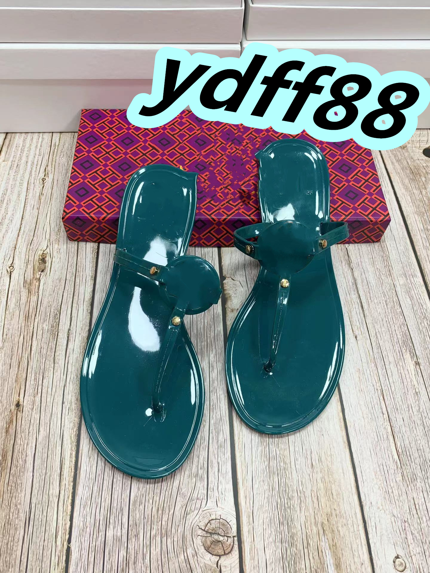High quality Women Flat Slippers Luxurys Designers Sandals Leather Brand Girl Slides Sandalias Casual Flip Flops with Box Size 35-41, Shoe box
High quality Women Flat Slippers Luxurys Designers Sandals Leather Brand Girl Slides Sandalias Casual Flip Flops with Box Size 35-41, Shoe box