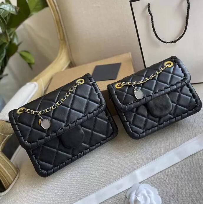 SW 22c Women Flap Square Designer Bags Two-tone Patchwork Quilted Shoulder Bag Handbag Gold Metal Interlaced With Leather Chain Coins Hardware Crossbaosy Bag 20c 23c, Extra freight
SW 22c Women Flap Square Designer Bags Two-tone Patchwork Quilted Shoulder Bag Handbag Gold Metal Interlaced With Leather Chain Coins Hardware Crossbaosy Bag 20c 23c, Extra freight