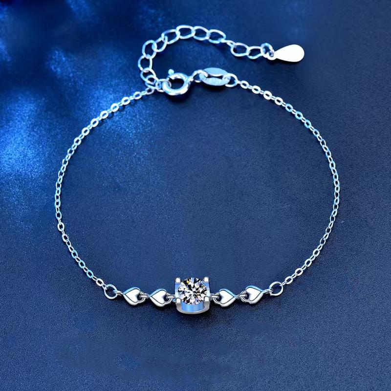 Charm Bracelets Trendy 925 Sterling Silver Love Heart Moissanite Bracelet Women Jewelry 0.5ct D Color Diamond Bangles GiftCharm CharmCharm
Charm Bracelets Trendy 925 Sterling Silver Love Heart Moissanite Bracelet Women Jewelry 0.5ct D Color Diamond Bangles GiftCharm CharmCharm
