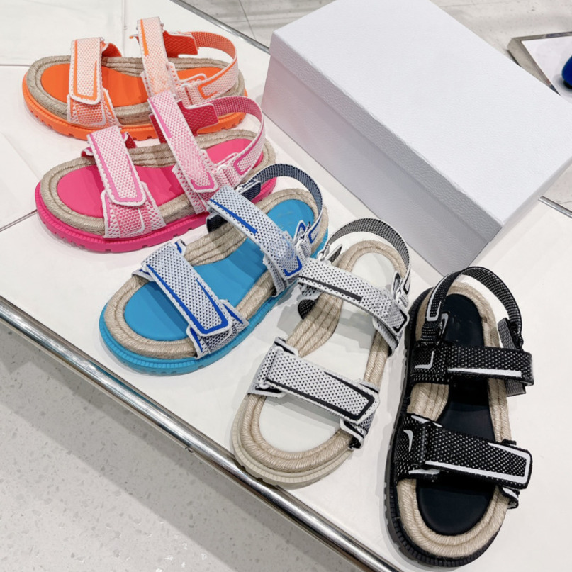 Designer summer platform casual sandals fashion Vacation Style flat bottom ladies fisherman shoes leather hemp rope grass lace woven large size 35-42 NO403, Sock
Designer summer platform casual sandals fashion Vacation Style flat bottom ladies fisherman shoes leather hemp rope grass lace woven large size 35-42 NO403, Sock