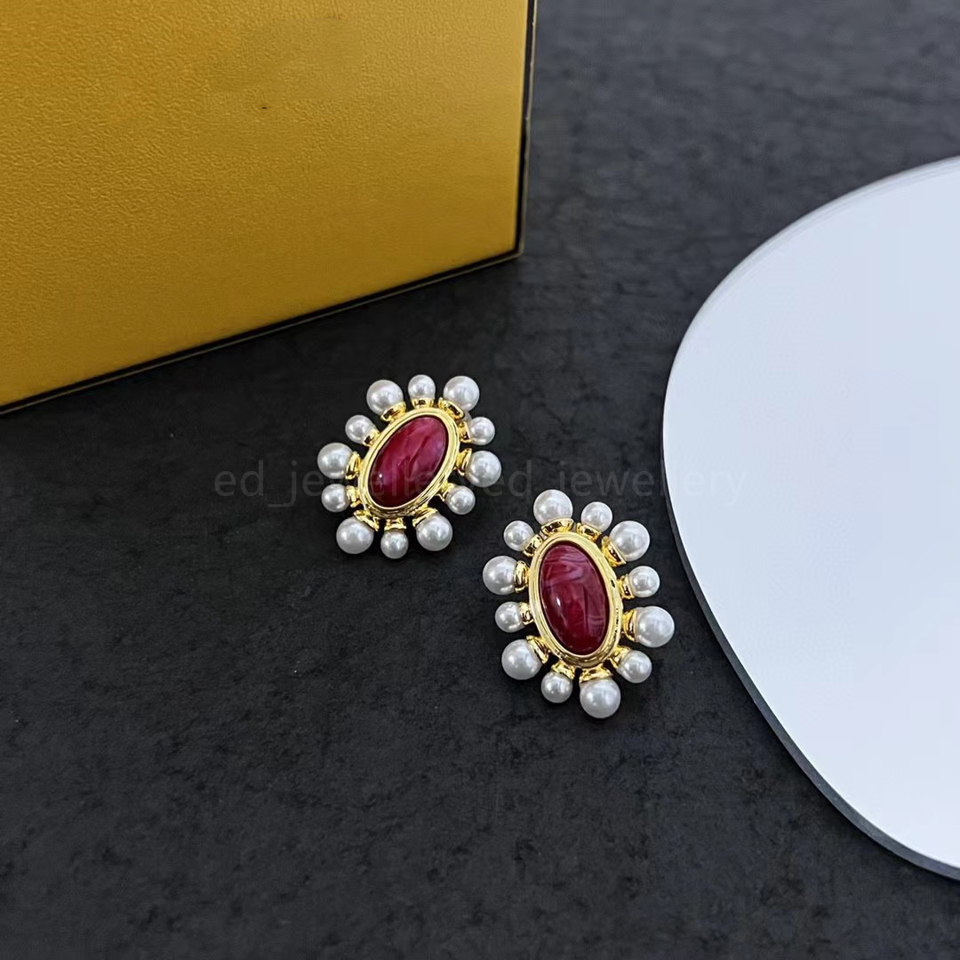 Luxury Designer high quality studs brand pearl RUBY EARRINGS women's party wedding couple gift jewelry 925 silver Alex ani
Luxury Designer high quality studs brand pearl RUBY EARRINGS women's party wedding couple gift jewelry 925 silver Alex ani