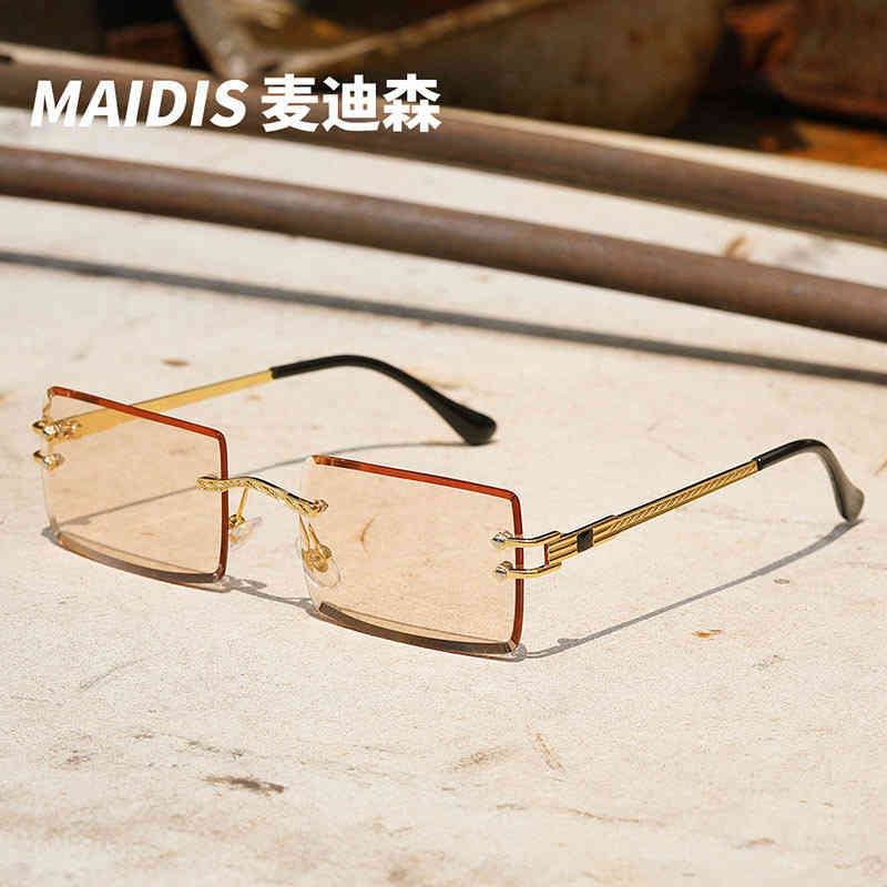 Matluo8103 new women's Sunglass personalized busins small square glass rimls Sunglass
Matluo8103 new women's Sunglass personalized busins small square glass rimls Sunglass
