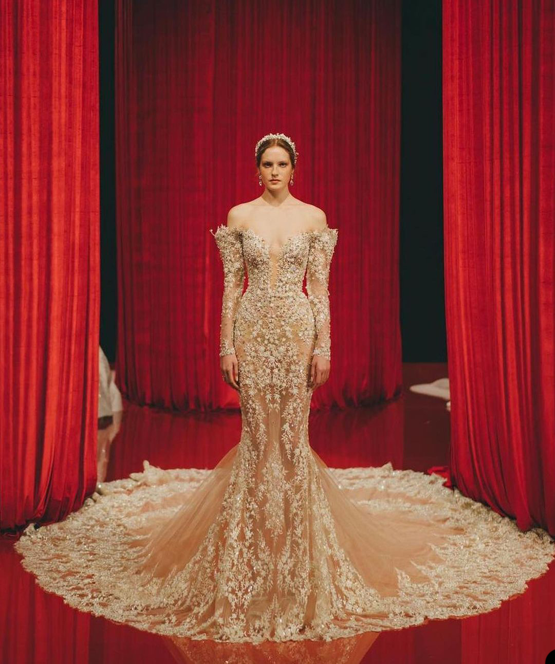 Gold Mermaid Wedding Dress With Long Sleeve Beads Applique Strapless Organza Formal Occasion Custom Made Tulle Floor-length