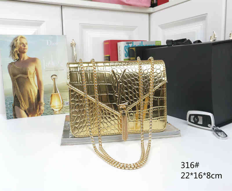 2022 Women chain flap Bag Leather Bags Luxury Brand Designer shoulder messenger bag W220825, Customer service
2022 Women chain flap Bag Leather Bags Luxury Brand Designer shoulder messenger bag W220825, Customer service