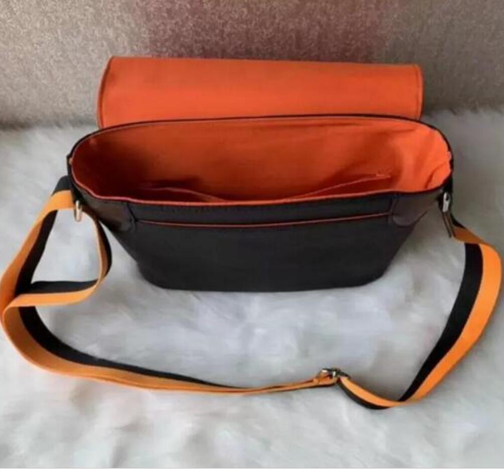 Top DISTRICT Crossbody bag PM famous Classic business Men messenger bags cross body school bookbag shoulder bag, Blue
Top DISTRICT Crossbody bag PM famous Classic business Men messenger bags cross body school bookbag shoulder bag, Blue