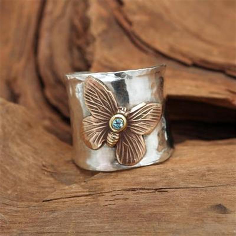 Cluster Rings European And American Retro Two-Color Butterfly Ring For Women Micro Pave Zircon Material Alloy Neutral Wear Banquet Gift
Cluster Rings European And American Retro Two-Color Butterfly Ring For Women Micro Pave Zircon Material Alloy Neutral Wear Banquet Gift