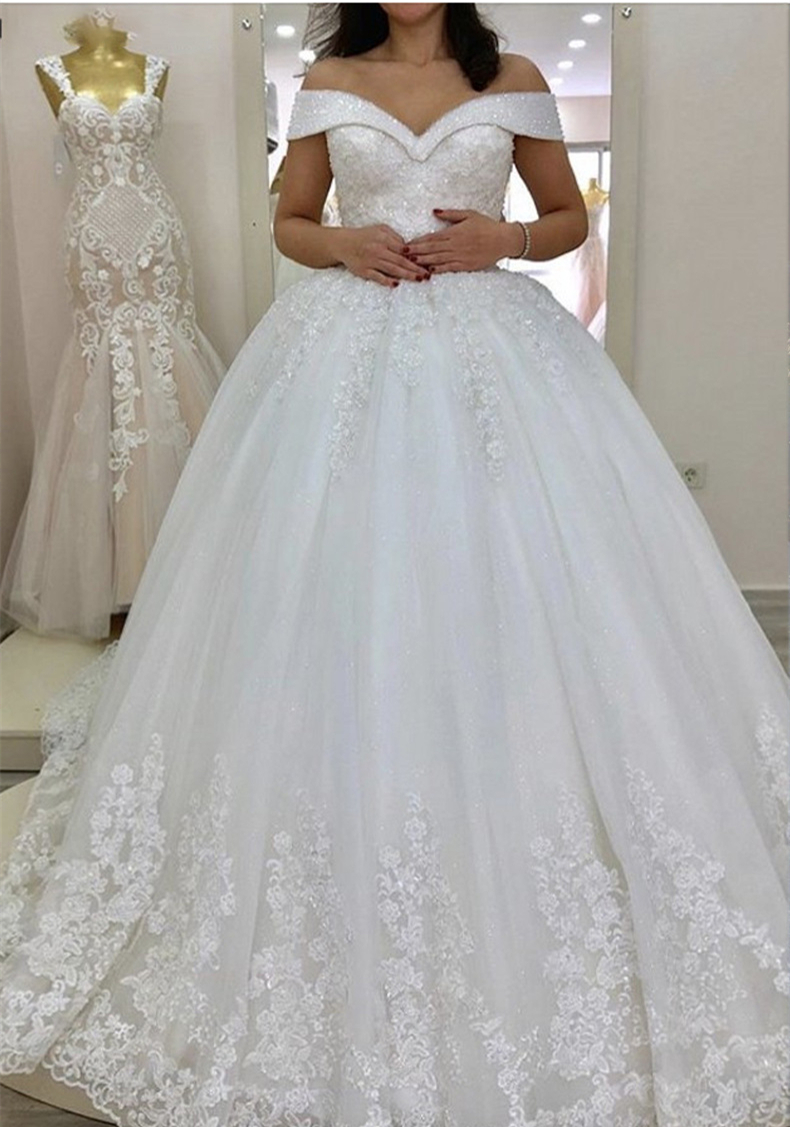 Luxury Crystals Beaded White Ball Gown Wedding Dresses Appliques Lace Open Back Plus Size Bridal Gowns Off Shoulder Long Tulle Garden Church Wedding D