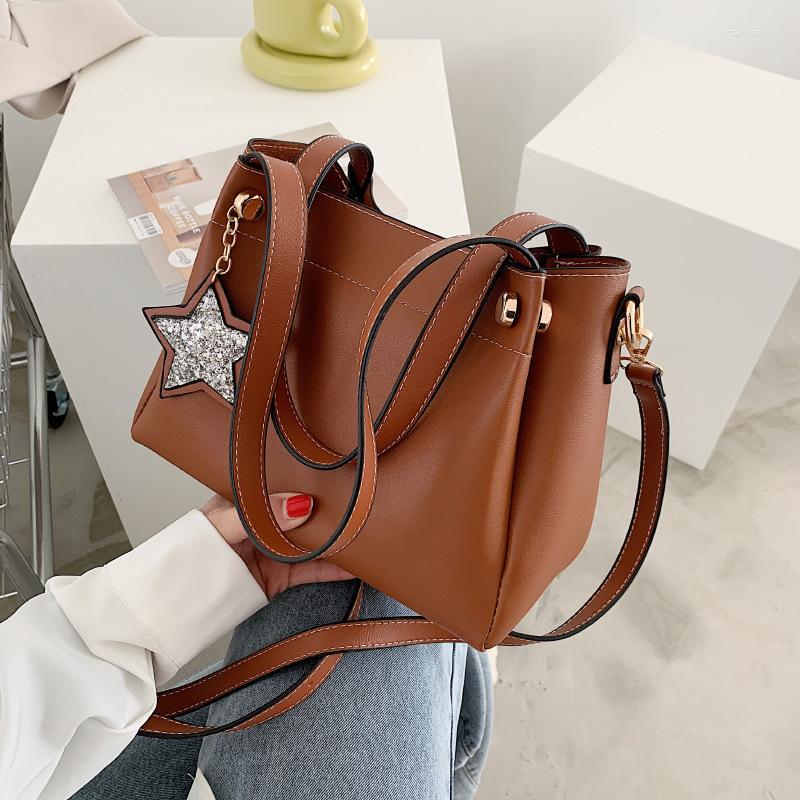 Evening Bags Brand 2022 Shoulder Bag Female Retro One-shoulder Fashion Simple Tote Women Commuter BagsEvening, Black
Evening Bags Brand 2022 Shoulder Bag Female Retro One-shoulder Fashion Simple Tote Women Commuter BagsEvening, Black