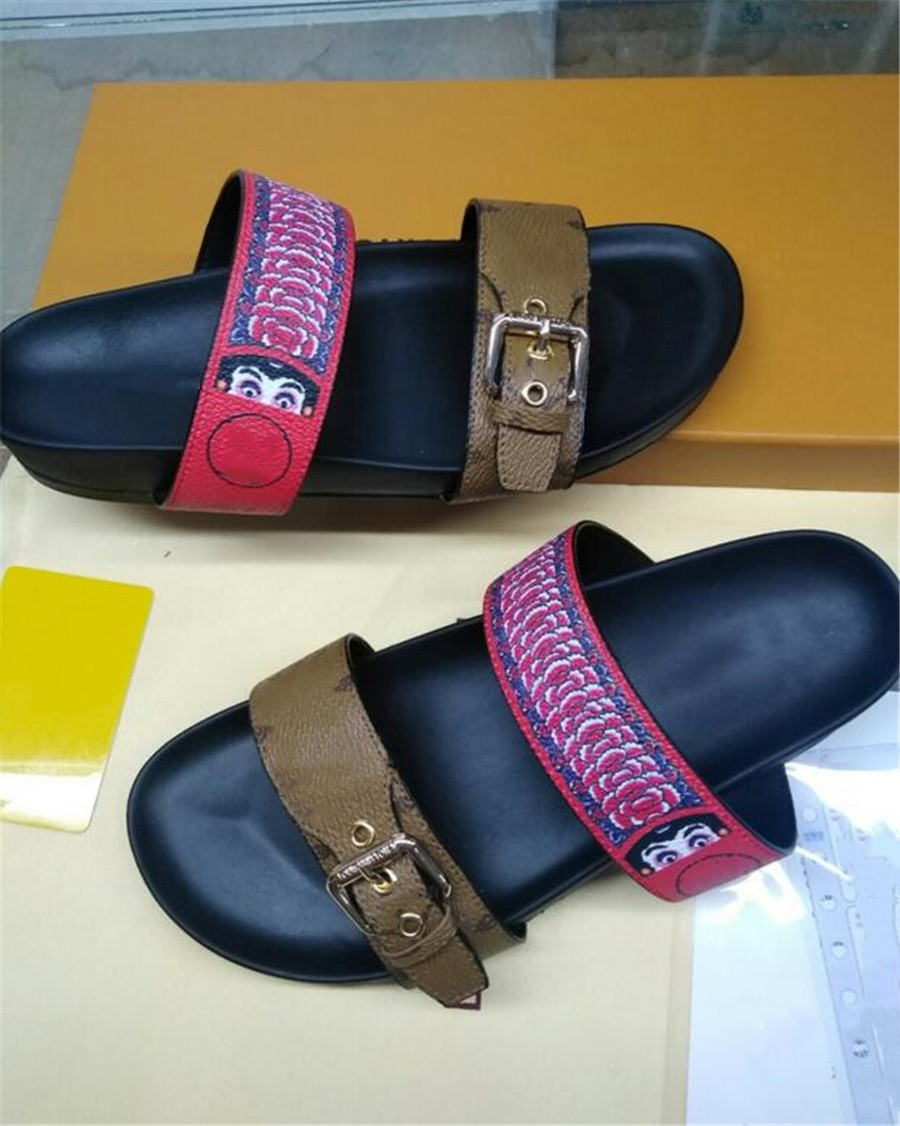 Women Men summer Slippers fashion beach shoes top quality non slip sandal comfortable slipper double shoelaces letter printing casual sandals L60373, 13
Women Men summer Slippers fashion beach shoes top quality non slip sandal comfortable slipper double shoelaces letter printing casual sandals L60373, 13