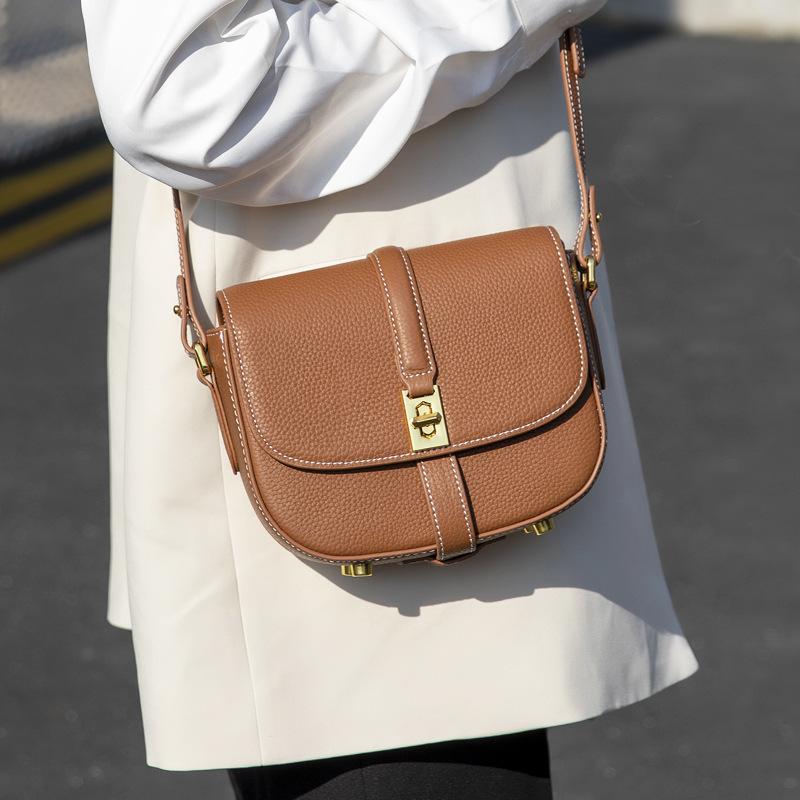 Evening Bags 2022 Design Small Square Leather Crossbody Bag Exquisite Female Retro Shoulder For Woman, Black
Evening Bags 2022 Design Small Square Leather Crossbody Bag Exquisite Female Retro Shoulder For Woman, Black