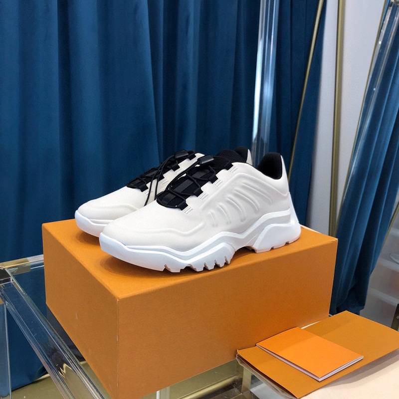 Designer Mens woman Sneakers Millenium Running Shoe futuristic design Increase Reflective Mix of materials Trainers Fashion womens Platform Rubber outsole 36-45
Designer Mens woman Sneakers Millenium Running Shoe futuristic design Increase Reflective Mix of materials Trainers Fashion womens Platform Rubber outsole 36-45