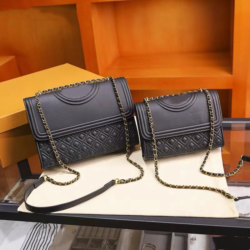 2022 Classic single Shoulder Handbag Crossbody Designer bag Wallet Women Luxurys Fashion brand Leather purse Chain Different colors envelope size 27cm or 24cm, Contact customer service
2022 Classic single Shoulder Handbag Crossbody Designer bag Wallet Women Luxurys Fashion brand Leather purse Chain Different colors envelope size 27cm or 24cm, Contact customer service