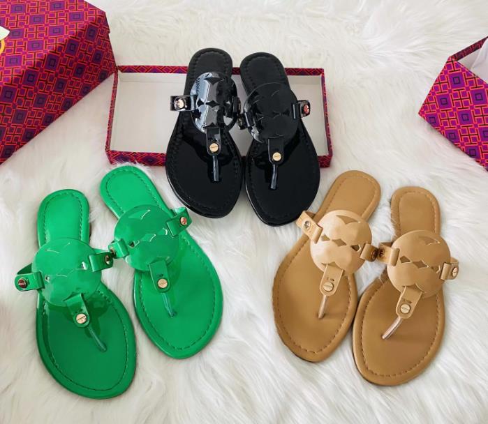 Luxury Brand Sandals Designer Slippers Cutout Pattern Flat Shoes Trend Flip-Flops Outdoor Beach Slippers 35-42, #21
Luxury Brand Sandals Designer Slippers Cutout Pattern Flat Shoes Trend Flip-Flops Outdoor Beach Slippers 35-42, #21