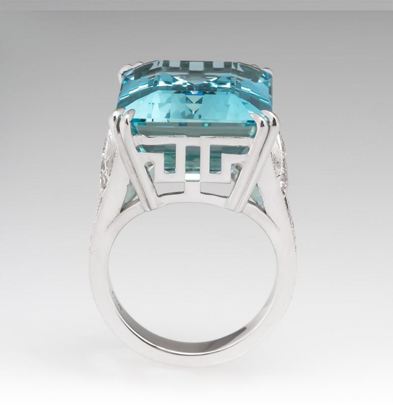 Wedding Rings Exquisite Inlaid Sea Blue Topaz Diamond Princess Ring European Fashion Engagement Surprise Woman's RingWedding