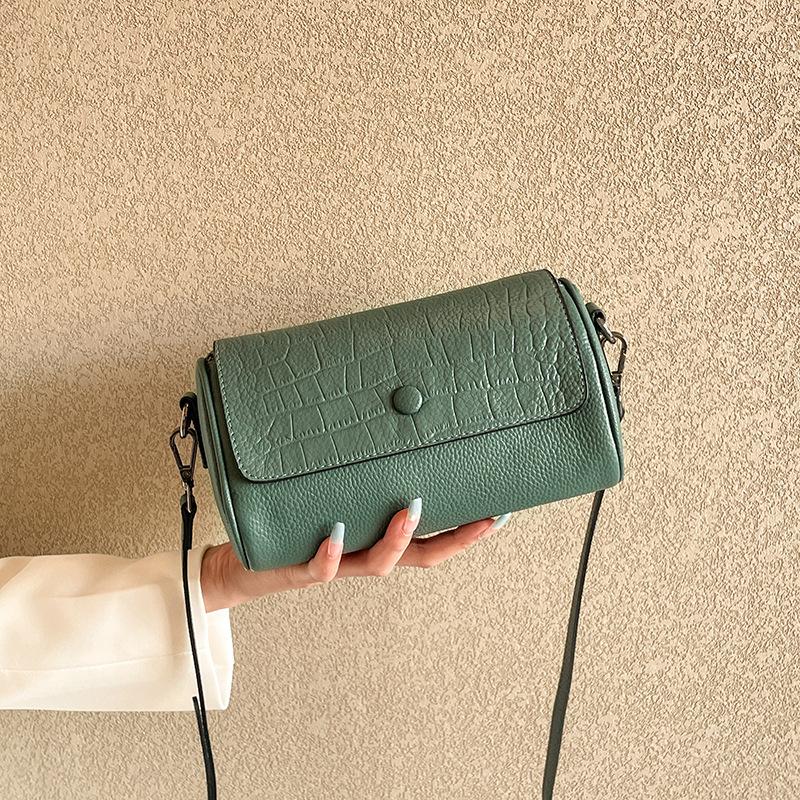 Evening Bags First Layer Cowhide Women's Messenger Small Bag Cylindrical Lychee Pattern High Quality Genuine Leather Lady Shoulder BagEv, Black
Evening Bags First Layer Cowhide Women's Messenger Small Bag Cylindrical Lychee Pattern High Quality Genuine Leather Lady Shoulder BagEv, Black