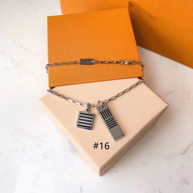 Luxury Brand Designer Pendant Necklace Stainless Steel Letter Choker Necklace Bead Chain Jewelry Accessories Gift
Luxury Brand Designer Pendant Necklace Stainless Steel Letter Choker Necklace Bead Chain Jewelry Accessories Gift