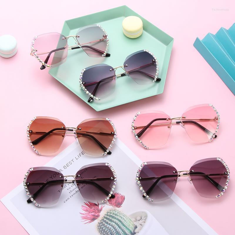 Sunglasses Summer Shades 2022 Fashion UV400 Diamond Square Oversized Rimless Sun GlassesSunglasses
Sunglasses Summer Shades 2022 Fashion UV400 Diamond Square Oversized Rimless Sun GlassesSunglasses