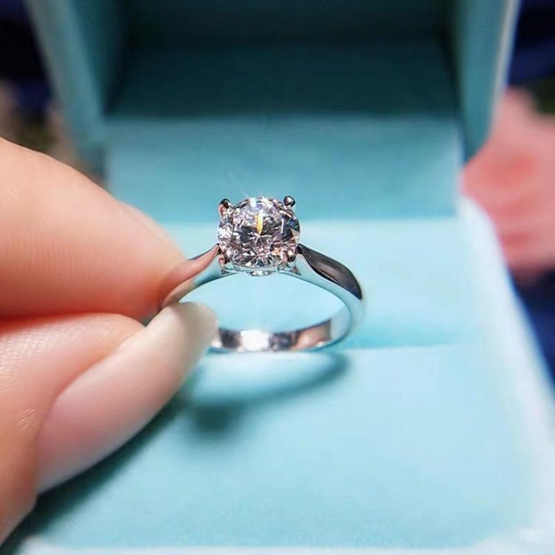 Cluster Rings Silver Ring For Wedding's Women Brilliant Round Cut High Quality Moissanite Diamond Anniversary Surprise GiftCluster 
Cluster Rings Silver Ring For Wedding's Women Brilliant Round Cut High Quality Moissanite Diamond Anniversary Surprise GiftCluster