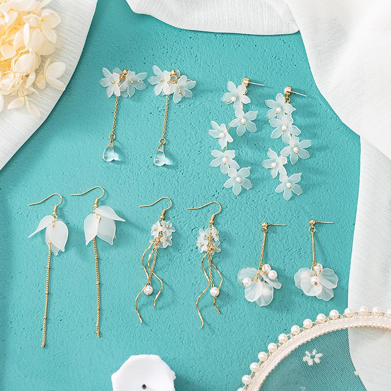 Dangle & Chandelier VCORM 2022 Long Tassel Rose Flower Petals Earrings For Women Fashion Exaggerated Pearl Zircon Drop Jewelry
Dangle & Chandelier VCORM 2022 Long Tassel Rose Flower Petals Earrings For Women Fashion Exaggerated Pearl Zircon Drop Jewelry