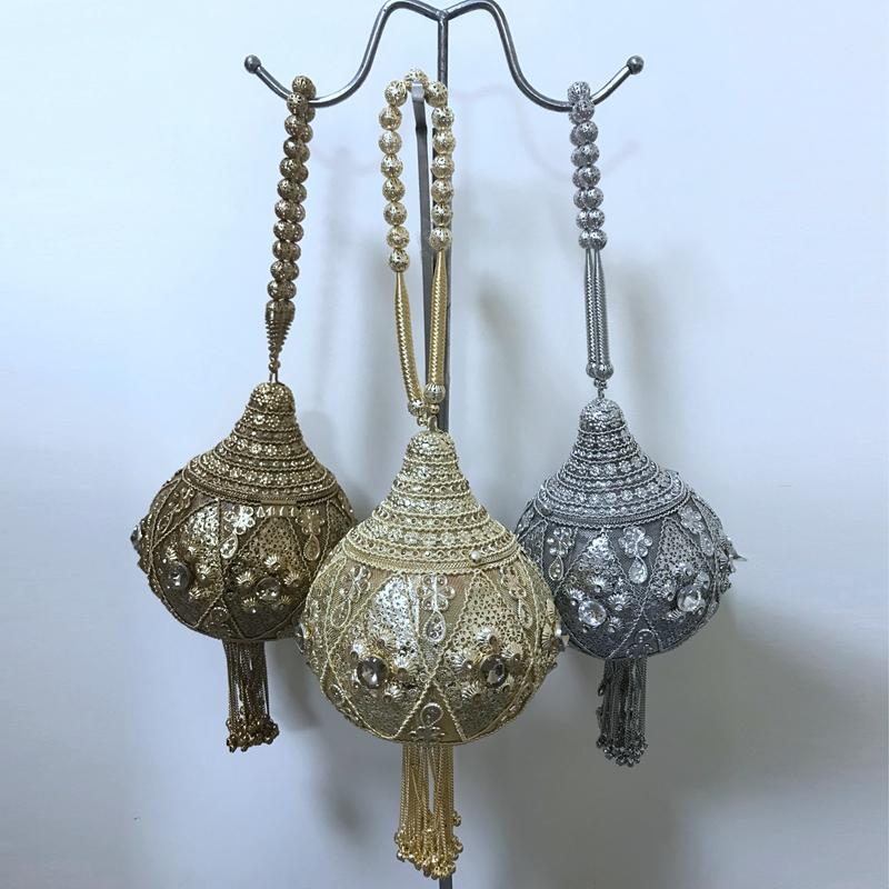 Evening Bags Retro Hand-Made Metal Handbag Women's Shiny Diamond Short Tassel Wedding Clutches Female Luxury F740EveningEvening, Silver
Evening Bags Retro Hand-Made Metal Handbag Women's Shiny Diamond Short Tassel Wedding Clutches Female Luxury F740EveningEvening, Silver