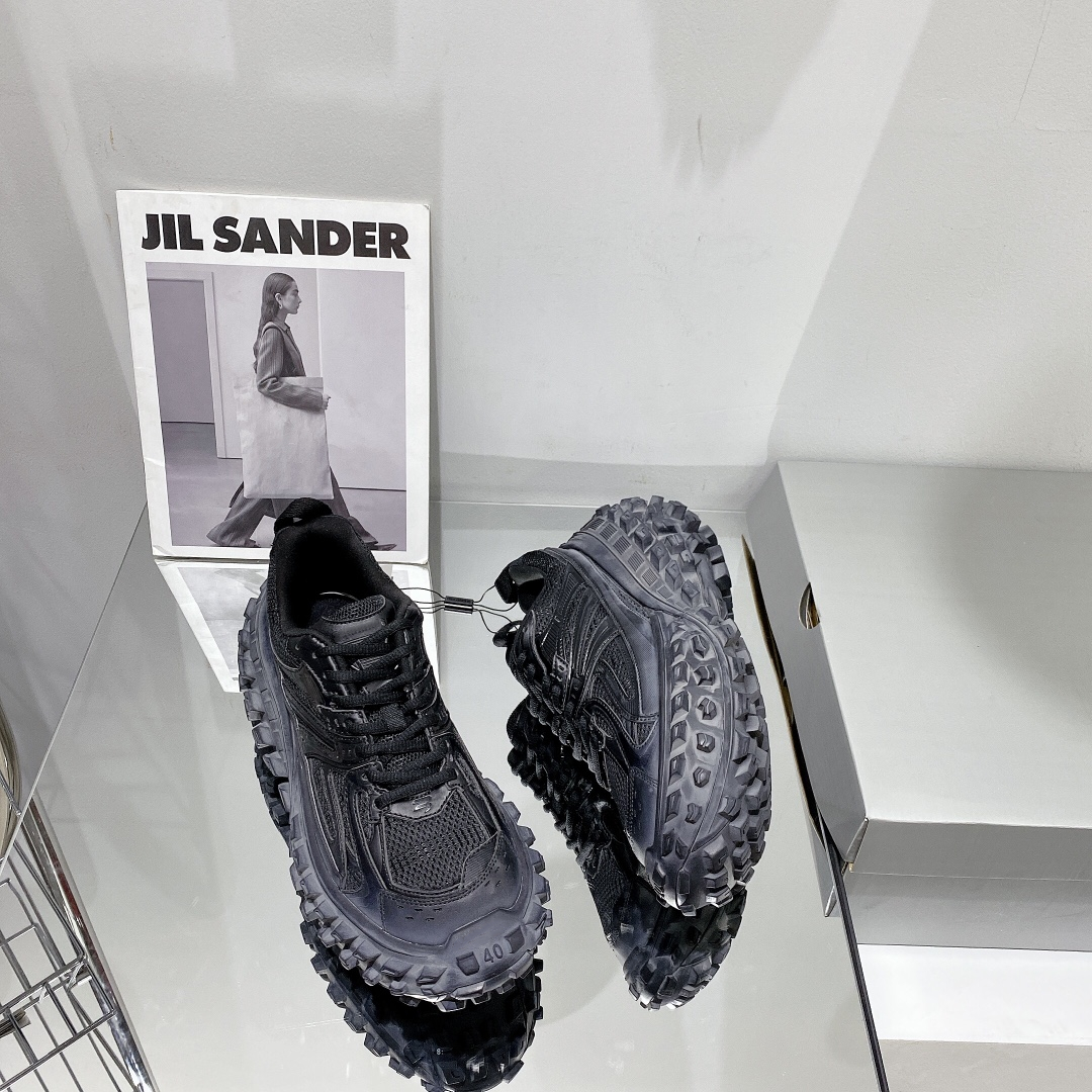 Designer Brand Pairs Casual Shoes Men Women The Hacker Project Platform Defender Sneakers Increase Beige Black Tire Trainers Durable Trekking Mountaineering
Designer Brand Pairs Casual Shoes Men Women The Hacker Project Platform Defender Sneakers Increase Beige Black Tire Trainers Durable Trekking Mountaineering