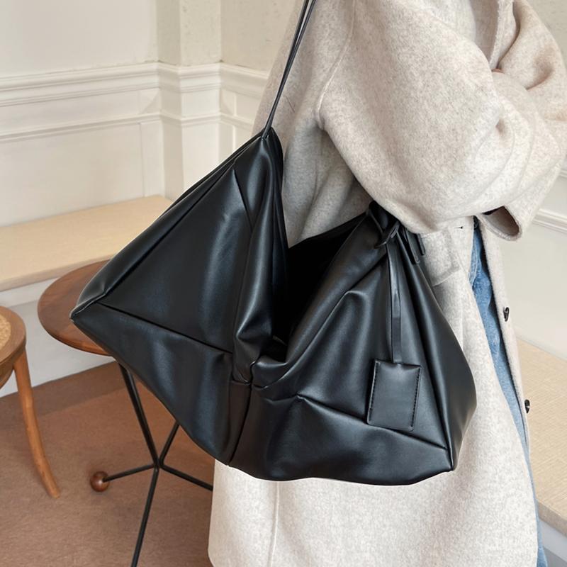 Evening Bags Female Hobos Handbag Big Pu Leather Women Shoulder Large Capacity Solid Color Shopping Bag Ladies Casual Soft Hobo Hand BagEven, Black
Evening Bags Female Hobos Handbag Big Pu Leather Women Shoulder Large Capacity Solid Color Shopping Bag Ladies Casual Soft Hobo Hand BagEven, Black