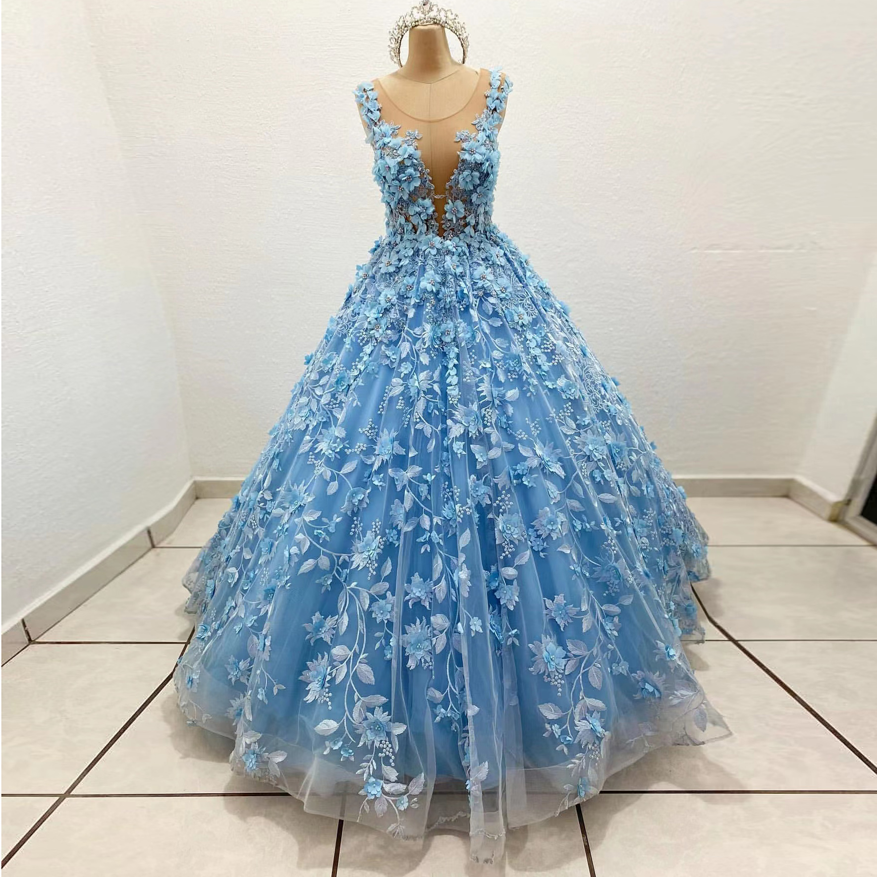 Light Blue Sweet Quinceanera Dresses For Mexico 16 Girl Appliques Princess Ball Gown Graduation Party Prom Dress Vestidos De 15 Años
Light Blue Sweet Quinceanera Dresses For Mexico 16 Girl Appliques Princess Ball Gown Graduation Party Prom Dress Vestidos De 15 Años