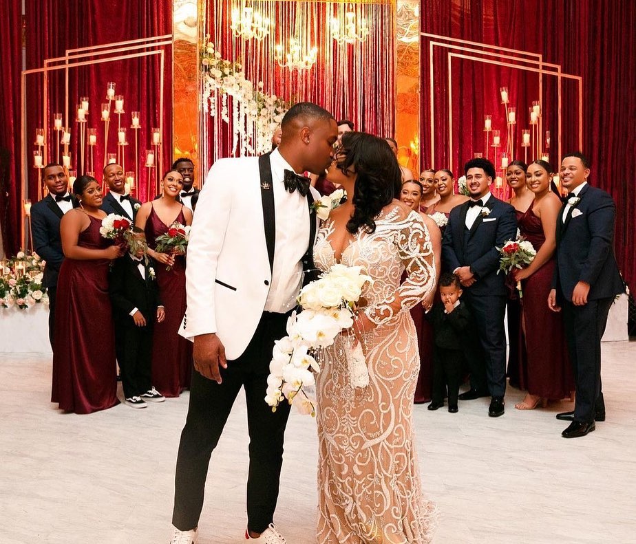 Luxury Mermaid Wedding Dresses Champagne Sheer Neck Long Sleeve Floral Appliques African Arabic Wed Bridal Gowns Plus Size