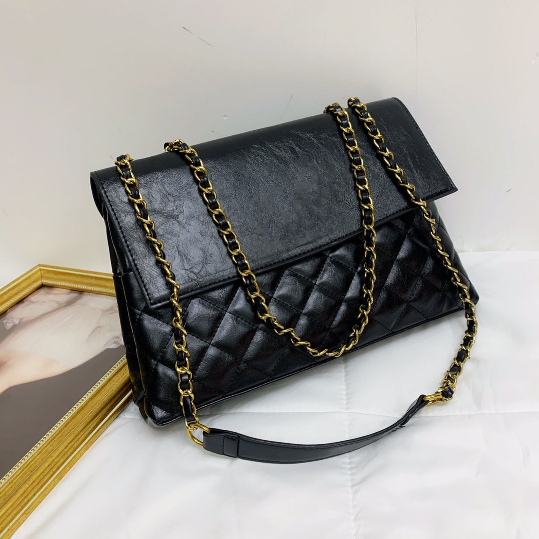 Vintage Soft PU Shoulder Bag Luxury Designer Large-capacity Multi-bag Womens Bag Black Woven Adjustable Chain Rhombus Quilted Gilt Buckle Diagonal Handbag 35cm
Vintage Soft PU Shoulder Bag Luxury Designer Large-capacity Multi-bag Womens Bag Black Woven Adjustable Chain Rhombus Quilted Gilt Buckle Diagonal Handbag 35cm