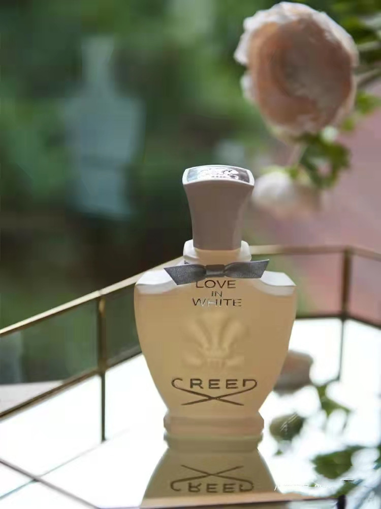 Factory direct Newest arrival Love In White Perfume for men Spray Long Lasting High Fragrance Good Quality come with box fast delivery
Factory direct Newest arrival Love In White Perfume for men Spray Long Lasting High Fragrance Good Quality come with box fast delivery