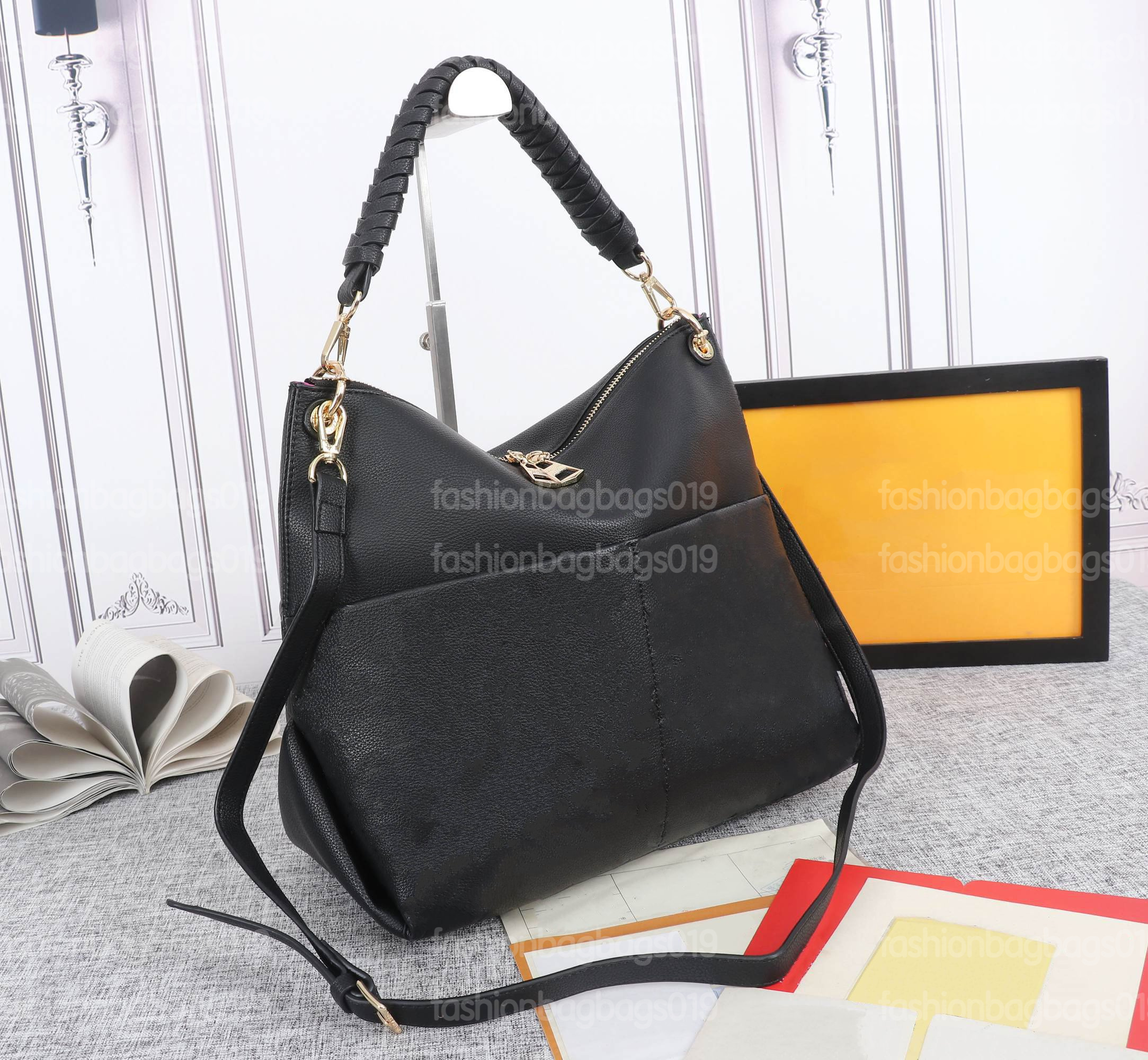 MAIDA Mahina BEAUBOURG HOBO MM Totes Bag M45522 Veau Cachemire Leather Embossed Monograms Canvas Braided Handle Melie Handbag Luxurys Ladys Duffle Tote
MAIDA Mahina BEAUBOURG HOBO MM Totes Bag M45522 Veau Cachemire Leather Embossed Monograms Canvas Braided Handle Melie Handbag Luxurys Ladys Duffle Tote