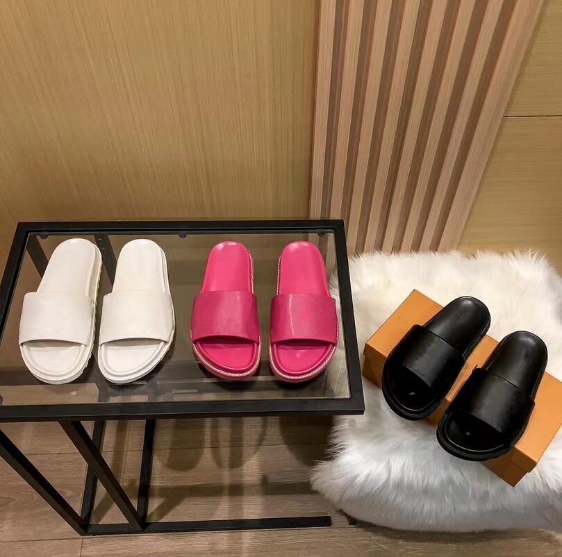 Fashion Embossing Women's Slippers Summer Thick-Soled Leisure Sandal Solid Color Designer Outdoor Flat Bottom Sandals PU Leather Sandbeach Shoes Flip-Flops, Black
Fashion Embossing Women's Slippers Summer Thick-Soled Leisure Sandal Solid Color Designer Outdoor Flat Bottom Sandals PU Leather Sandbeach Shoes Flip-Flops, Black