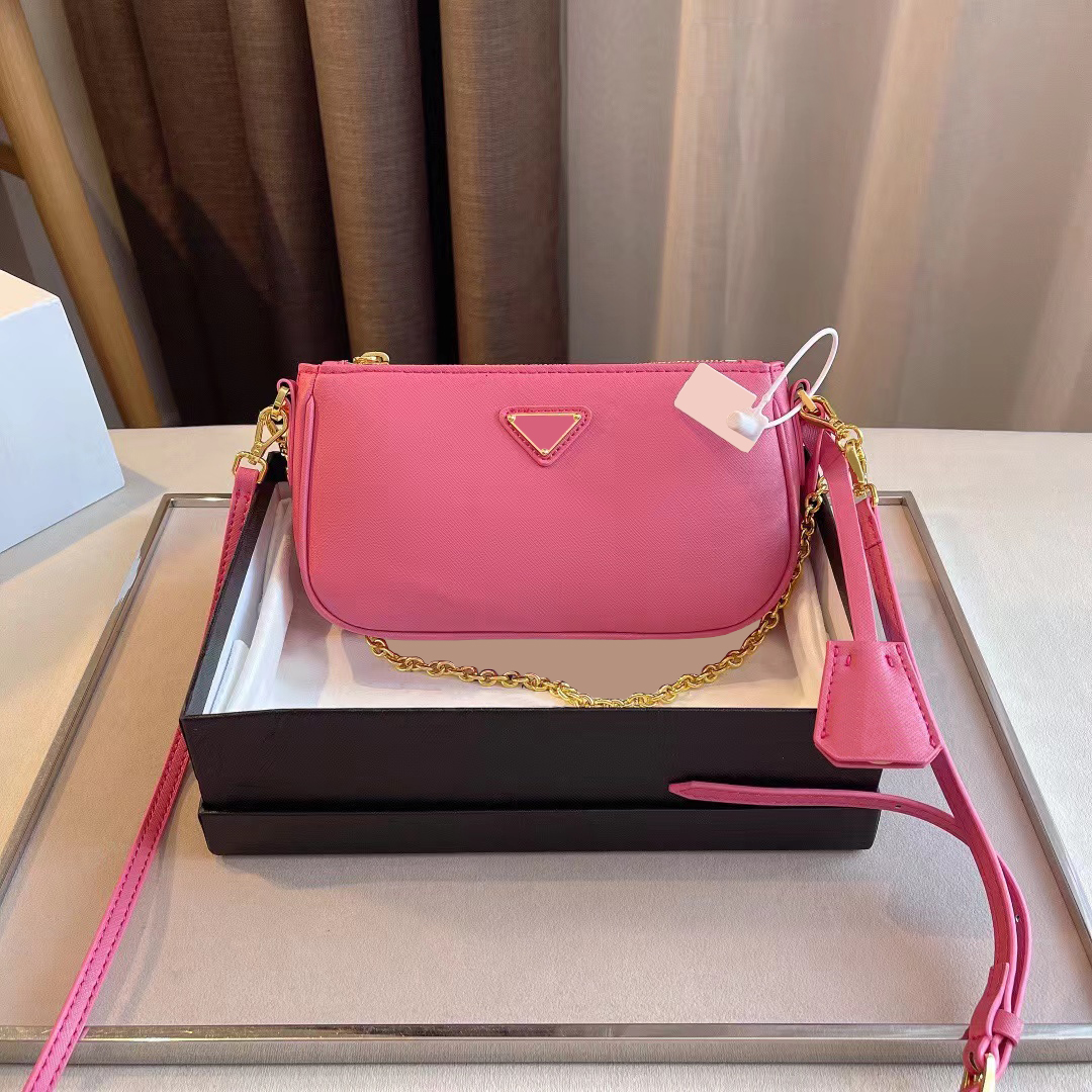high quality designers bag luxurys women crossbody Shoulder bag chain underarm handbag lady wallet classic fashion purse 4 colors versatile style good nice, White
high quality designers bag luxurys women crossbody Shoulder bag chain underarm handbag lady wallet classic fashion purse 4 colors versatile style good nice, White