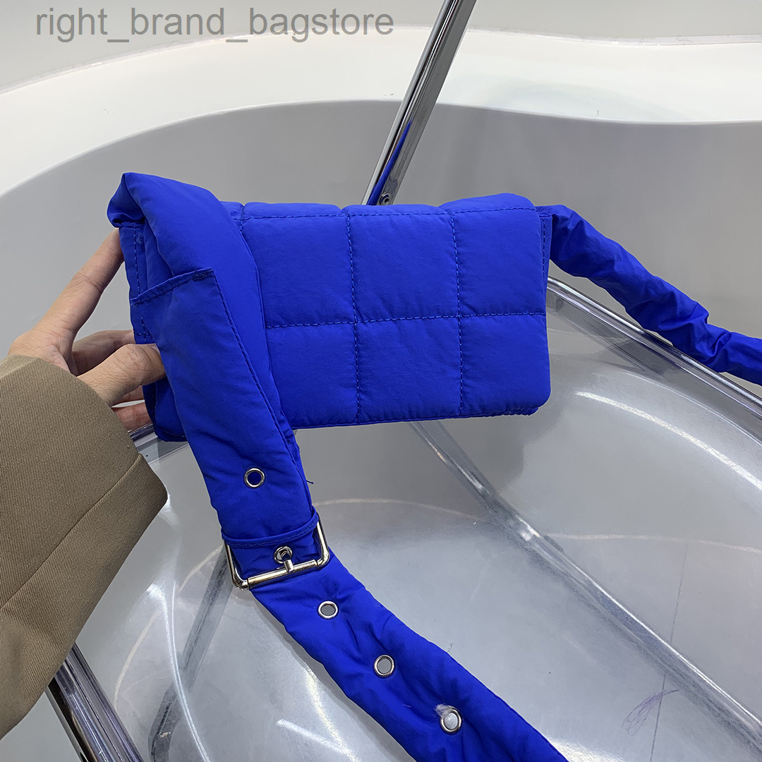 Designer Padded Shoulder Bag Casual Small Quilted Crossbody Bags for Women Female Mini Cotton Handbags Phone Flap Purses 2022 W220813, Green
Designer Padded Shoulder Bag Casual Small Quilted Crossbody Bags for Women Female Mini Cotton Handbags Phone Flap Purses 2022 W220813, Green