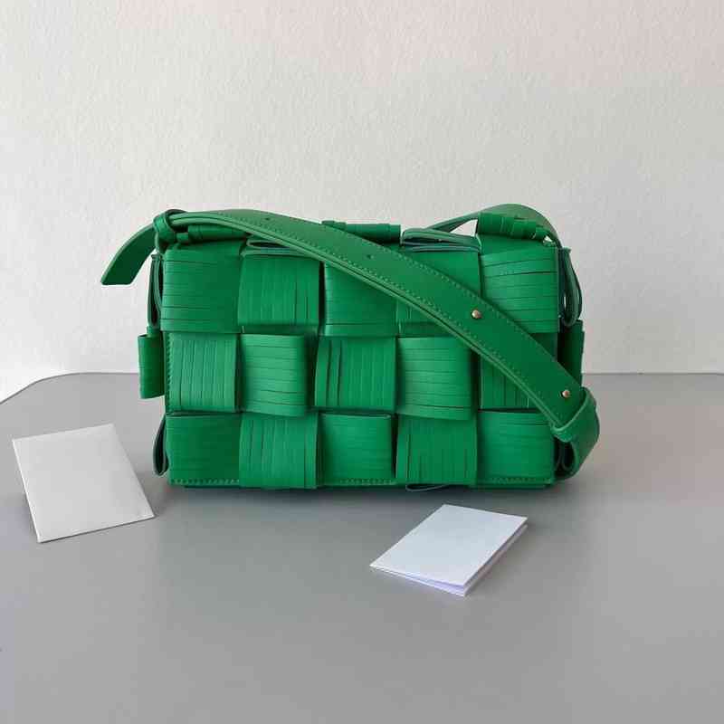 Bottegas Tassel Designer Handbags Venetas Jodie Divi Woven Bag Men's and Women's 22 Leisure Green Lattice One Shoulder Messenger Pillow Cz, Pink
Bottegas Tassel Designer Handbags Venetas Jodie Divi Woven Bag Men's and Women's 22 Leisure Green Lattice One Shoulder Messenger Pillow Cz, Pink