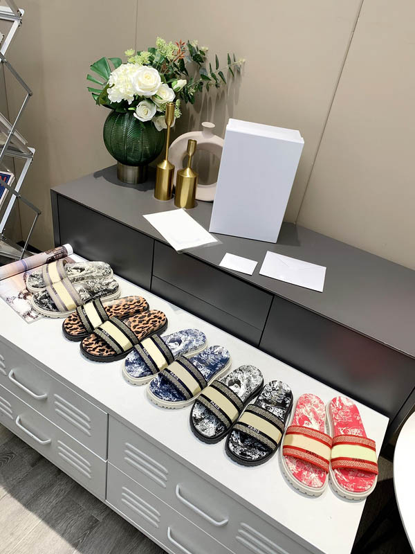 Stylish Women slippers Dways SLIDE Sandals Peony Pink Embroidered Cotton with Micro Houndstooth Motif sandal Designer Luxury Fashion Ladies Beach Flat Flip Flops, Clear
Stylish Women slippers Dways SLIDE Sandals Peony Pink Embroidered Cotton with Micro Houndstooth Motif sandal Designer Luxury Fashion Ladies Beach Flat Flip Flops, Clear