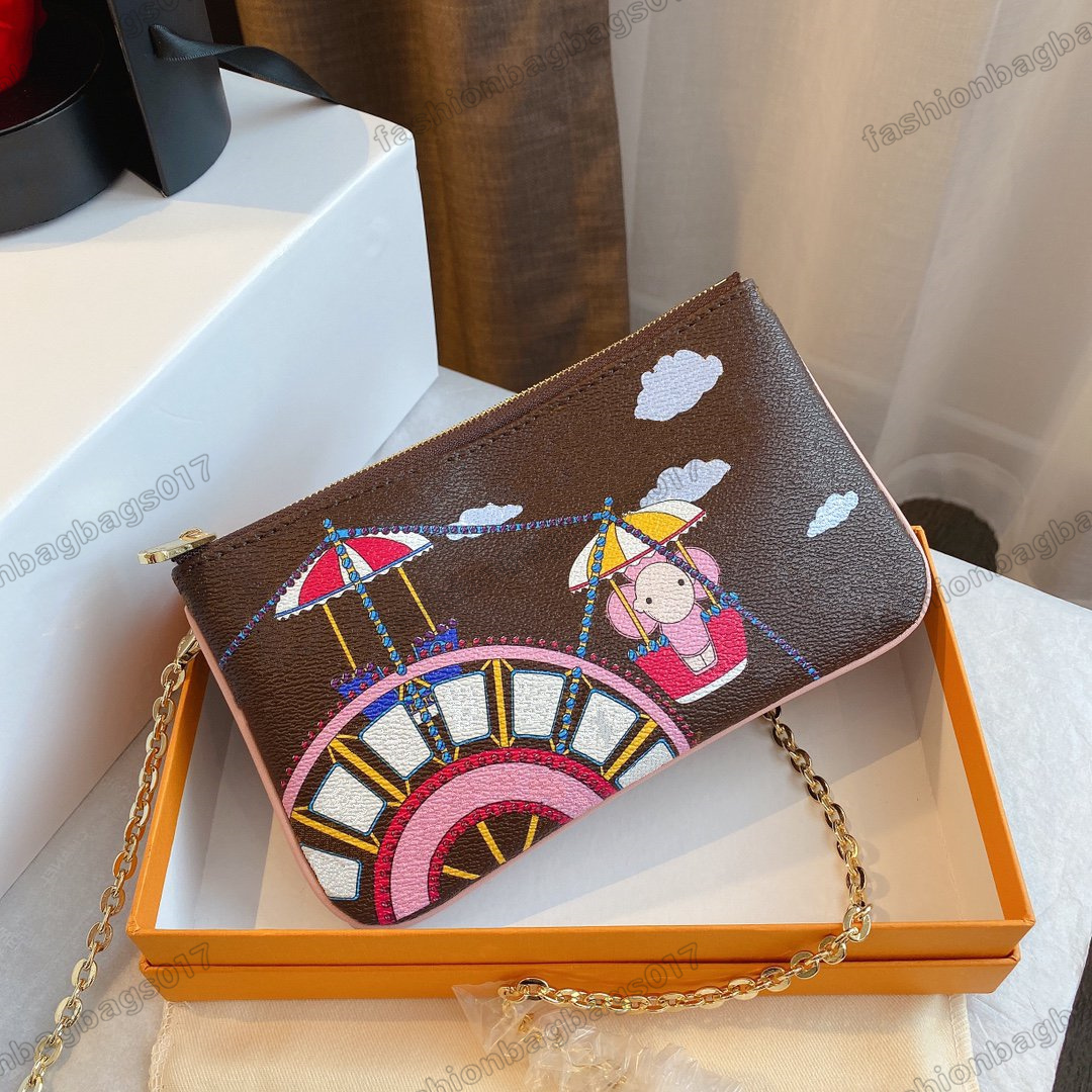 Zip Pochette 2022ss Design Crossbodys Bag Mascot Diner Palm Trees Famous California Bear Convertible Checkerboard Pattern Chain Bags
Zip Pochette 2022ss Design Crossbodys Bag Mascot Diner Palm Trees Famous California Bear Convertible Checkerboard Pattern Chain Bags