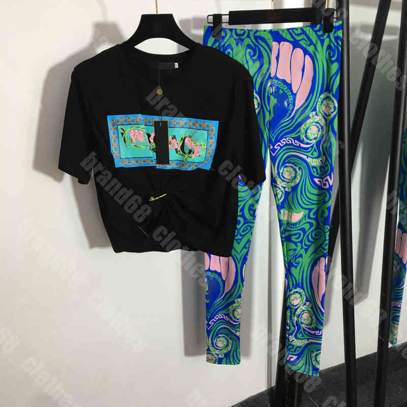 fashion women slim leggings cotton t-shirt two piece suit tracksuit fashion trend luxury short sleeve pants suit Ve..ce brand trousers shirt set designer clothes a1
fashion women slim leggings cotton t-shirt two piece suit tracksuit fashion trend luxury short sleeve pants suit Ve..ce brand trousers shirt set designer clothes a1