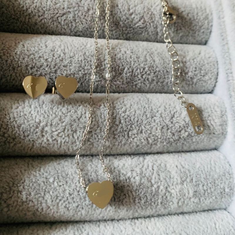 18 Mix Styles Women Designer Earrings Necklace Simple Letter Titanium Steel Luxury Brand Earrings Sets Heart Love Pendant Fashion Jewelry
18 Mix Styles Women Designer Earrings Necklace Simple Letter Titanium Steel Luxury Brand Earrings Sets Heart Love Pendant Fashion Jewelry