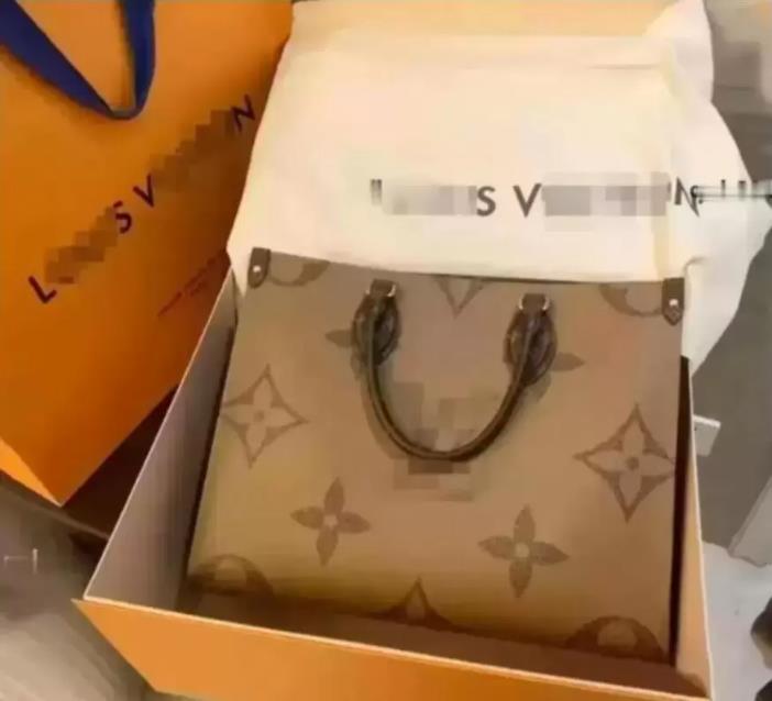 GGs LVs YSLs louiseity viutonity VUTTONS 2022 Womens Shoulder Bags Fashion Leather totes Designers Handbags Bag Purse Flower Ladies Casual Tote Fema, Customize
GGs LVs YSLs louiseity viutonity VUTTONS 2022 Womens Shoulder Bags Fashion Leather totes Designers Handbags Bag Purse Flower Ladies Casual Tote Fema, Customize