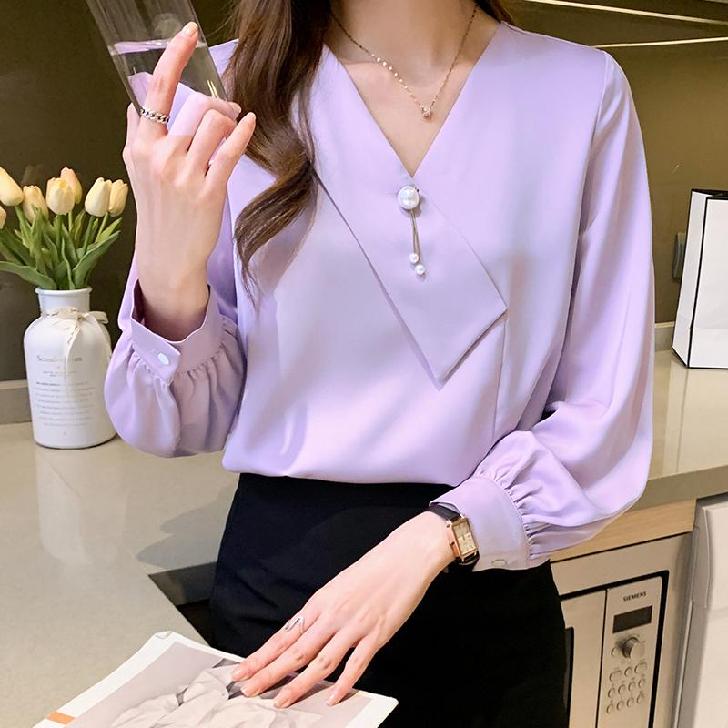 Women' Blouses & Shirts White Women Casual Satin Top Elegant Pearl Button V-neck Sexy Basic Ladies And Tops ClothingWomen
Women' Blouses & Shirts White Women Casual Satin Top Elegant Pearl Button V-neck Sexy Basic Ladies And Tops ClothingWomen