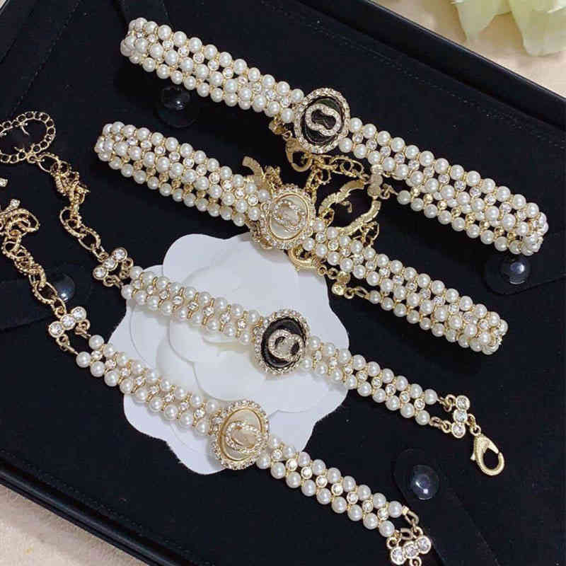 High version letter c pearl necklace bracelet earrings chanl simple double-layer temperament light luxury jewelry ins hot selling palace style chain
High version letter c pearl necklace bracelet earrings chanl simple double-layer temperament light luxury jewelry ins hot selling palace style chain