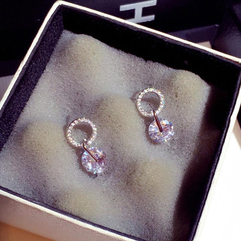 Stud Korean Fashion Exquisite Luxury Bling Zirconia Circle Earring High Quality CZ Transparent Crystal PendantStudStud
Stud Korean Fashion Exquisite Luxury Bling Zirconia Circle Earring High Quality CZ Transparent Crystal PendantStudStud