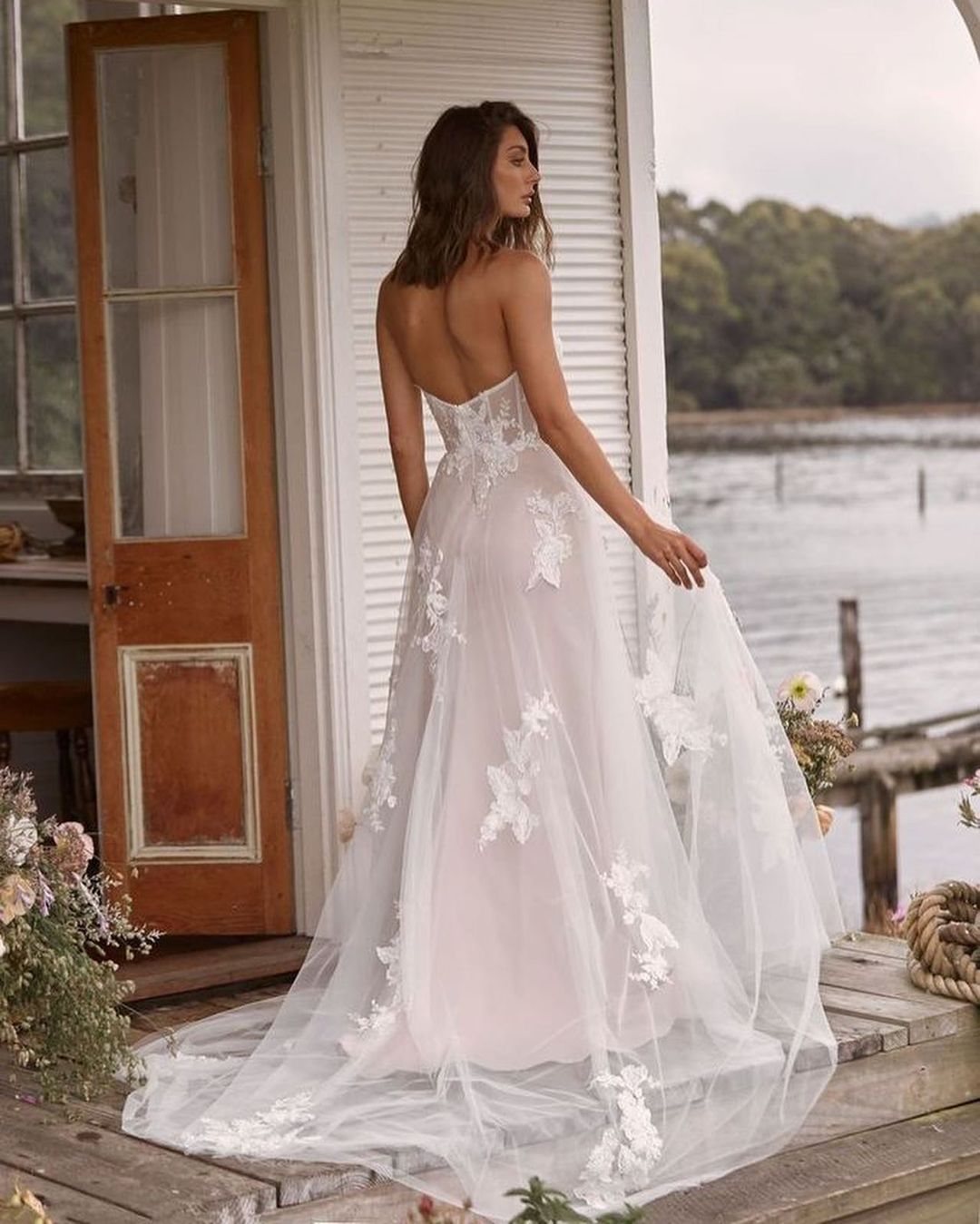 Tube Top Sheath Wedding Dresses Strapless Sleeveless Floor Length Appliques Sequins Tulle Lace Plus Size Custom Made Simple And Stylish