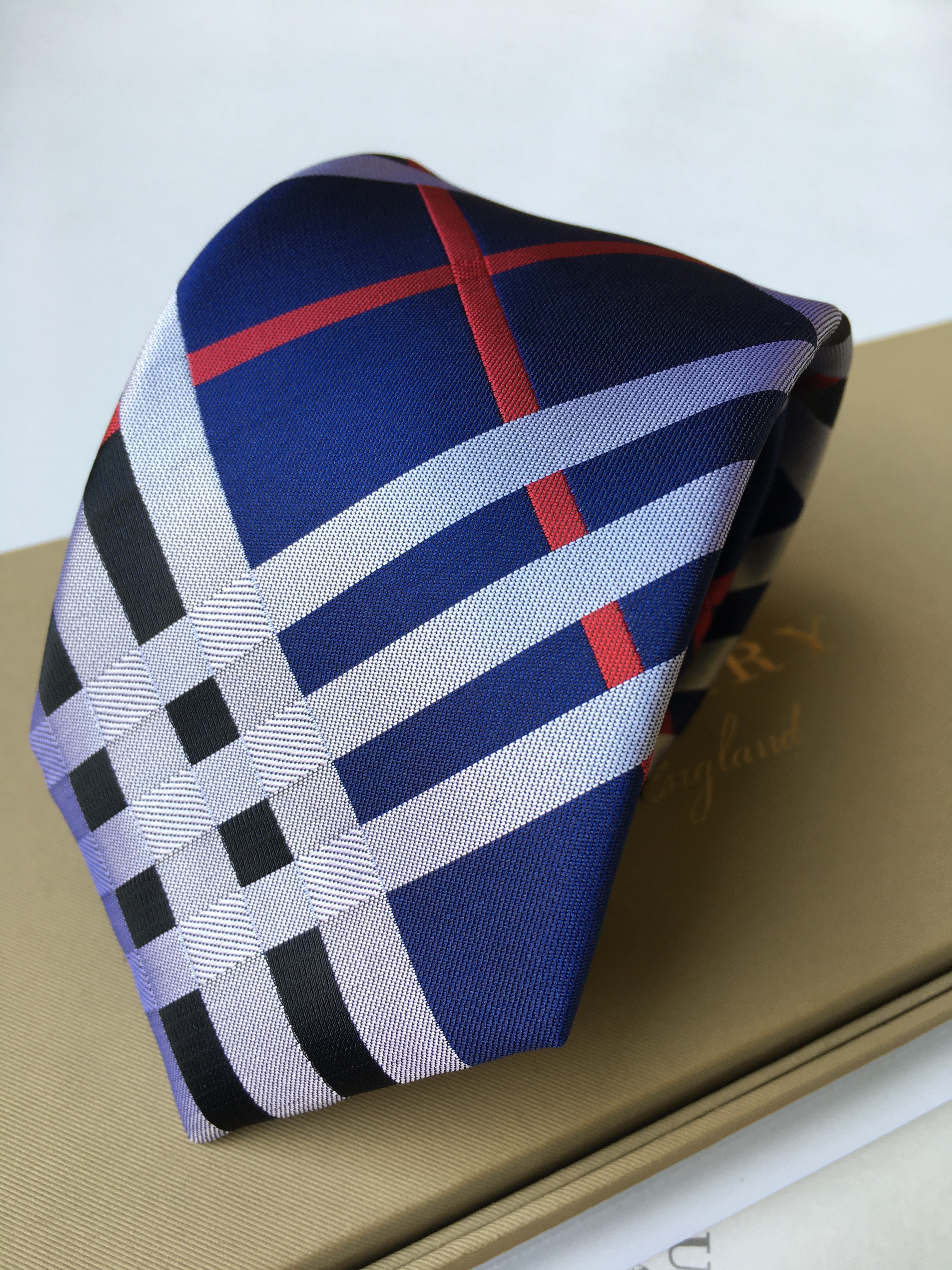 Men Necktie Mens Designer Neck Tie Suit NeckTies Luxury Business Men Silk Ties Party Wedding Neckwear Cravate Cravattino Krawatte Choker Hawaiian
Men Necktie Mens Designer Neck Tie Suit NeckTies Luxury Business Men Silk Ties Party Wedding Neckwear Cravate Cravattino Krawatte Choker Hawaiian