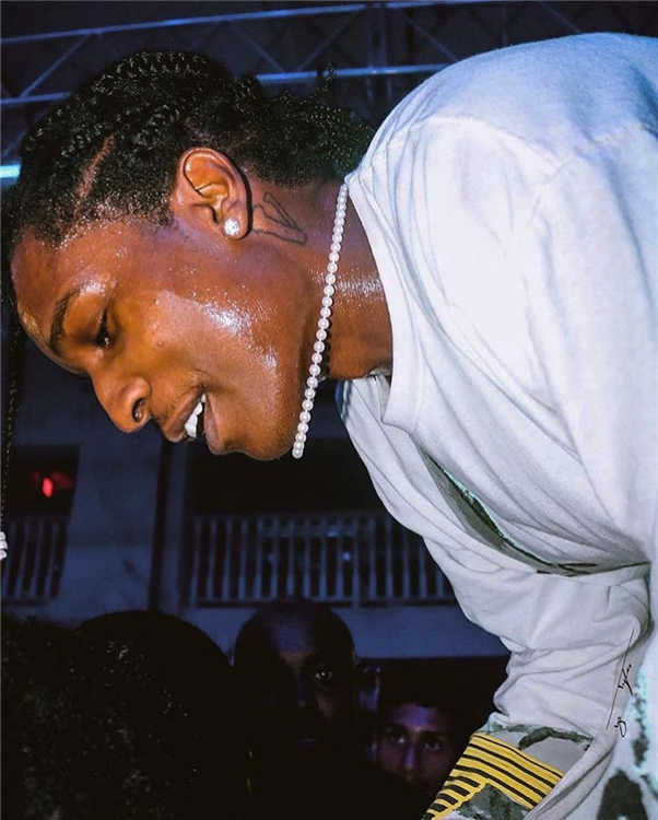 European and American pop ASAP rocky with retro aricial pearl necklace men and women hiphop clavicle chain couple Choker8110750