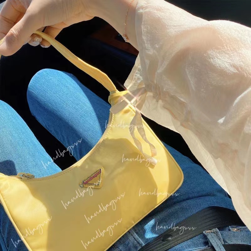 hobo Designer Bags handbag Latest Diamond Women Shoulder Bag 2022 New Reedition Underarm Purses Fashion Lady Designers Luxurys Handbags Bling Nylon High Quality, No bag
hobo Designer Bags handbag Latest Diamond Women Shoulder Bag 2022 New Reedition Underarm Purses Fashion Lady Designers Luxurys Handbags Bling Nylon High Quality, No bag