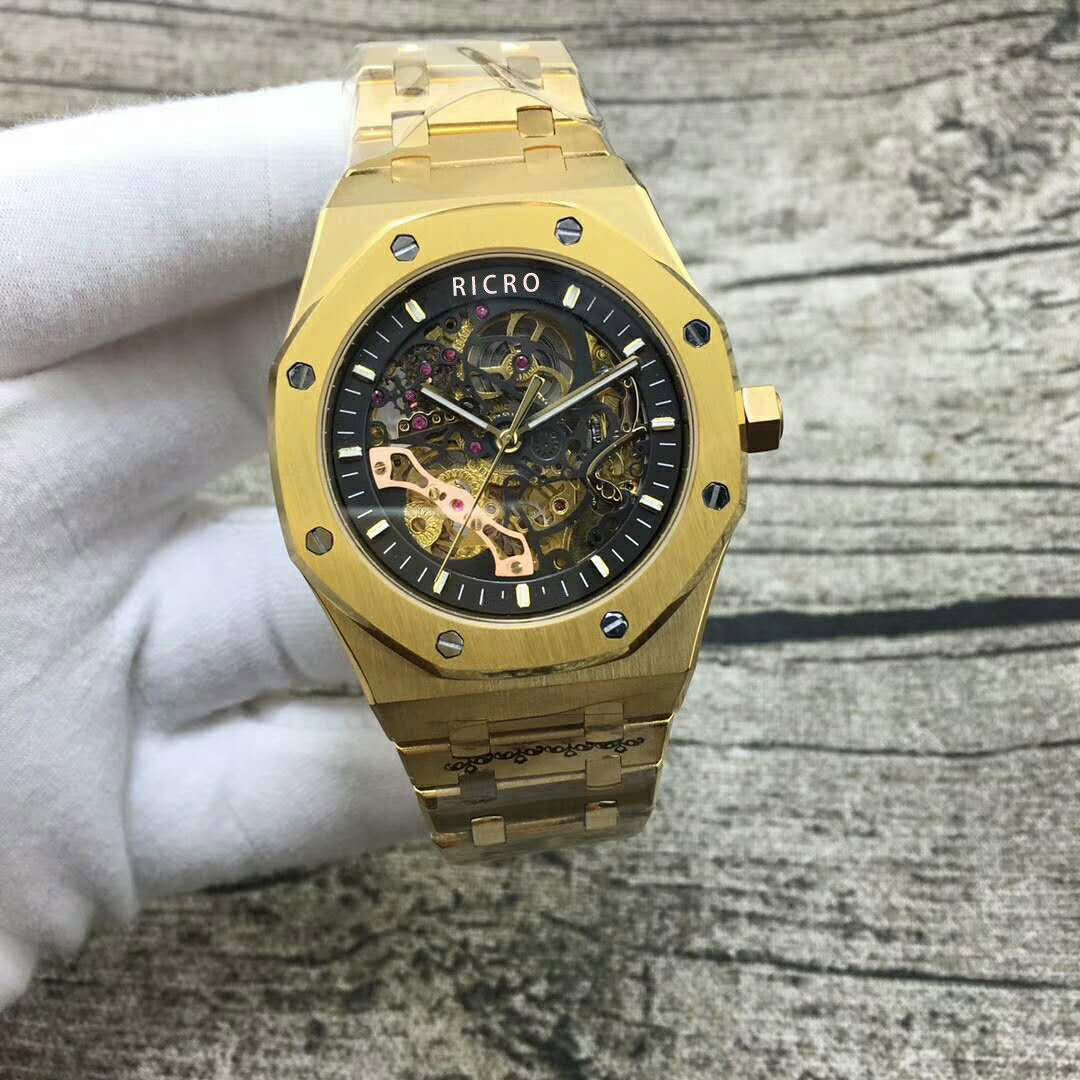 Men's mechanical watch automatic hollow movement 42mm size sapphire mirror 316 fine steel
Men's mechanical watch automatic hollow movement 42mm size sapphire mirror 316 fine steel