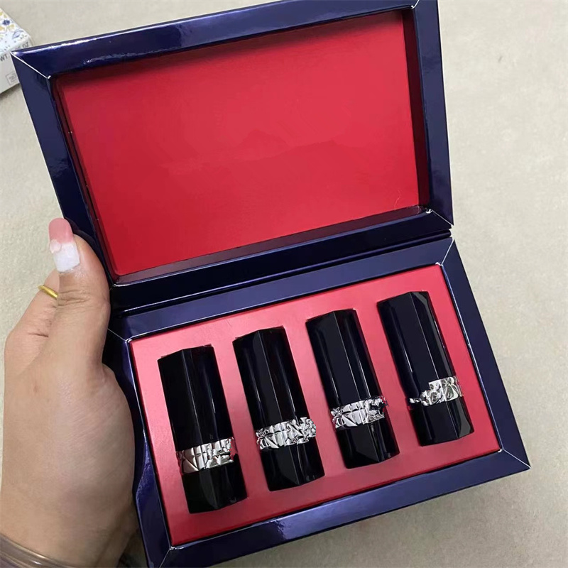 2022 Girl Lip Beauty Cosmetics Brand 4pcs/set Lipsticks Christmas Gift velvet and matte lips make up with gift box medium size
2022 Girl Lip Beauty Cosmetics Brand 4pcs/set Lipsticks Christmas Gift velvet and matte lips make up with gift box medium size
